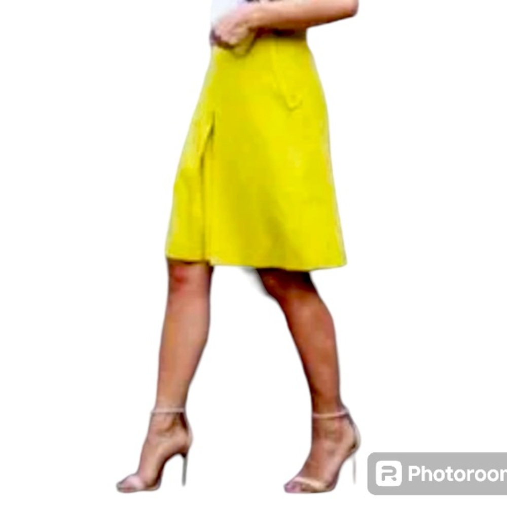 NWOT Massimo Dutti  Midi Yellow Pleated Skirt  Size 4